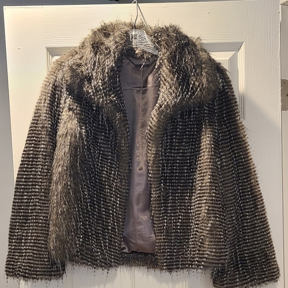 Trina Turk faux fur jacket size medium